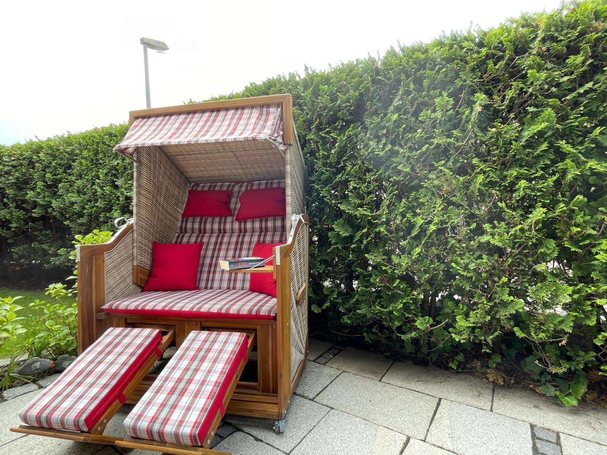 Ferienhaus Henny: 6 Geh-Minuten Vom Hafen. Privater Garten Jemgum Exterior foto